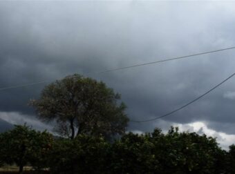 Έκτακτο δελτίο επιδείνωσης καιρού: Έρχεται η κακοκαιρία Emil – Ισχυρές βροχές και καταιγίδες, κεραυνοί και χαλάζι για το επόμενο 48ωρο