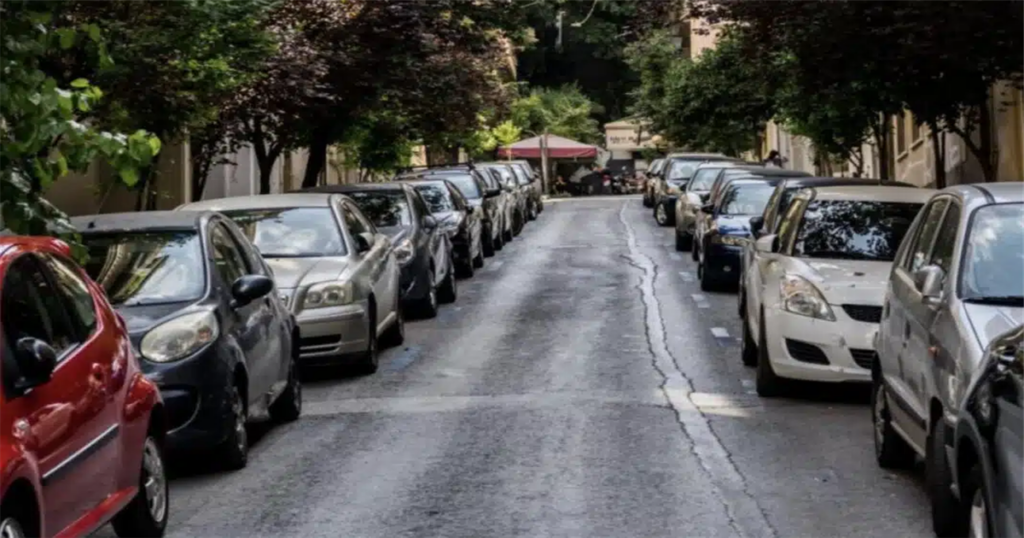 Αυτά τα αυτοκίνητα θα μπορούν να παρκάρουν δωρεάν σε όλους τους δήμους