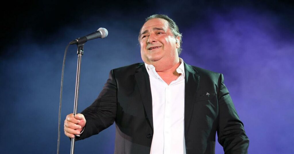 Δύο χρόνια χωρίς τον άρχοντα: Πώς είναι σήμερα ο τάφος του Βασίλη Καρρά;