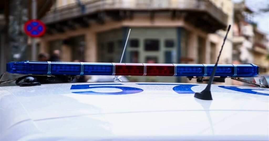 Συνελήφθη γνωστή τραγουδίστρια υπό την επήρεια αλκοόλ – Πήρε σβάρνα 5 αυτοκίνητα στο Κολωνάκι