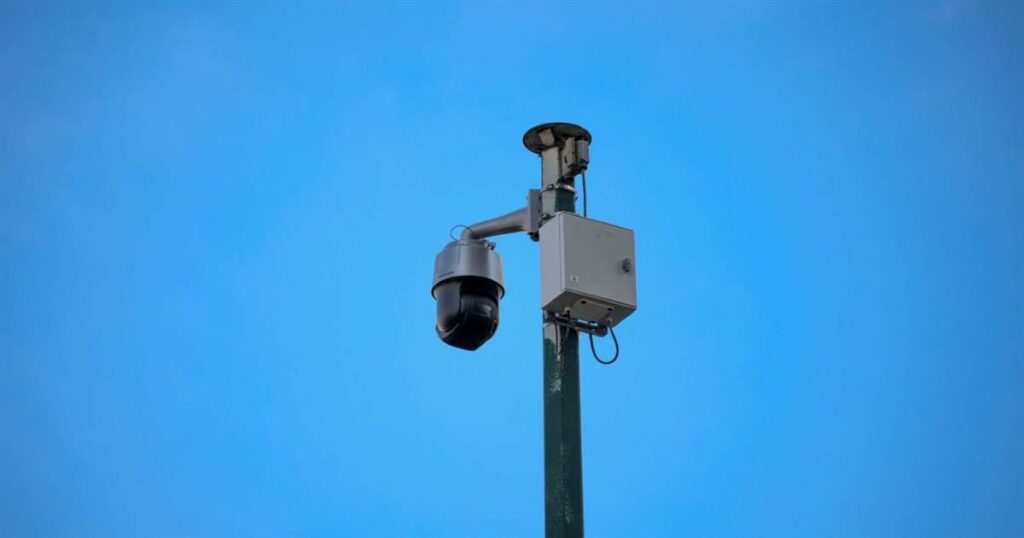 Κάμερες τεχνητής νοημοσύνης στους δρόμους: Χιλιάδες παραβάσεις σε λίγες εβδομάδες – Η Αθήνα στην εποχή της «έξυπνης» επιτήρησης