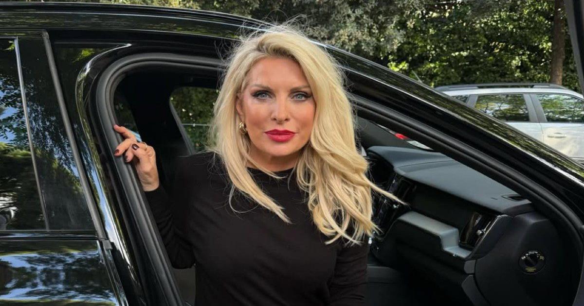 Ελένη Μενεγάκη: Η επική απάντηση σε σχόλιο follower της