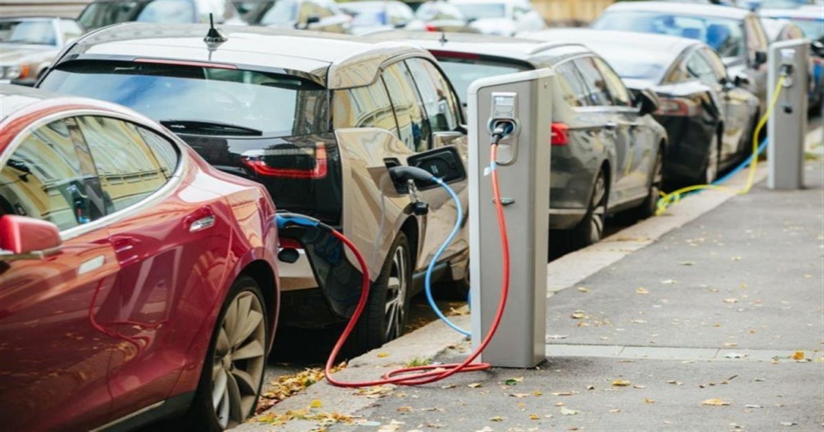 Μύθος με τα plug-in υβριδικά – Καίνε 3 φορές παραπάνω από όσα σου λένε