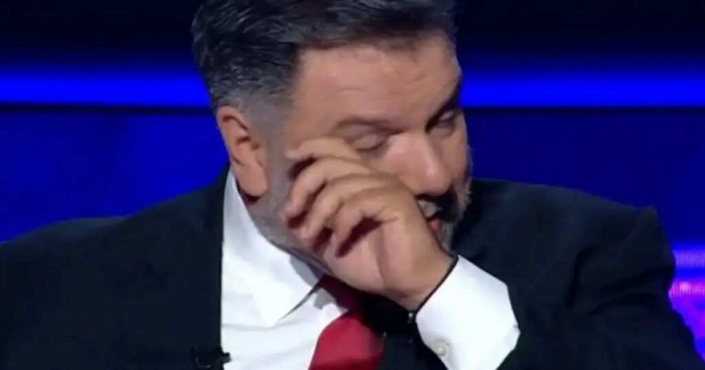 Αρναούτογλου: «Λύγισε» στο πρώτο επεισόδιο του Εκατομμυριούχου μετά το θάνατο της μητέρας του
