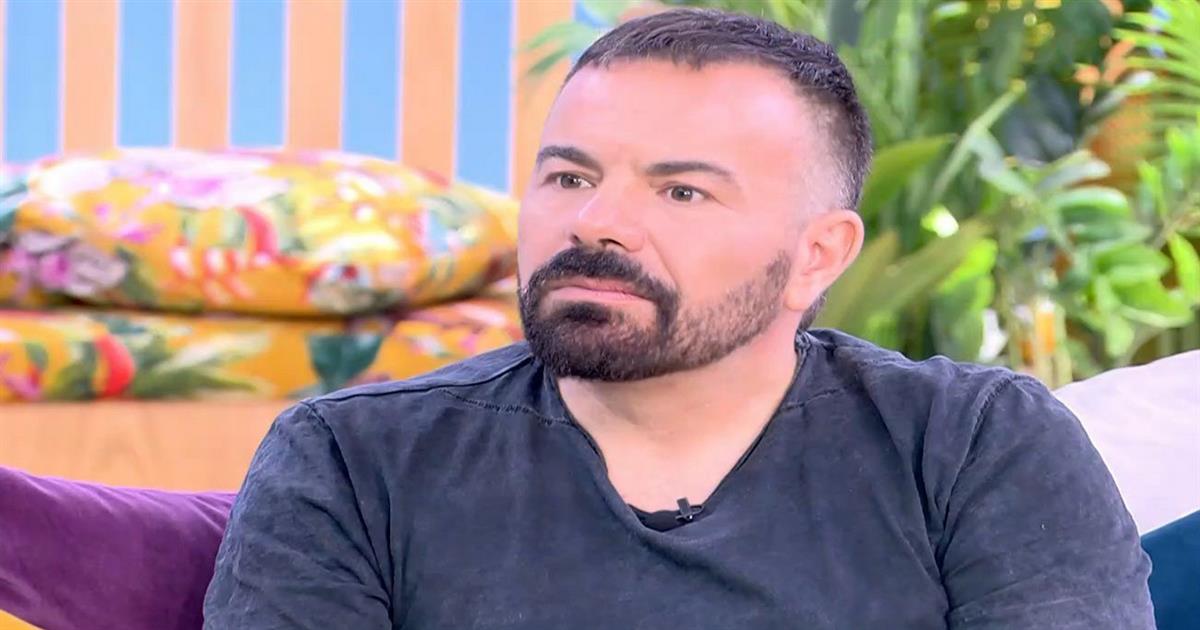 Βασίλης Καλλίδης: «Δεν με ενδιαφέρει τίποτα στη ζωή μου, μόνο να τρώω πατάτες τηγανητές» (video)