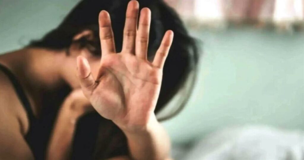 Συγκλονίζει η καταγγελία της 25χρονης Μαρίας: «Δεν με άφηνε να φύγω»