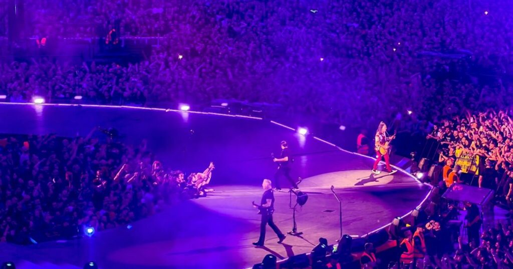 Η συγκινητική στιγμή που οι Metallica αφιερώνουνε στο μικρό Σπύρο που πάσχει από καρκίνο ένα κομμάτι τους (Βίντεο)