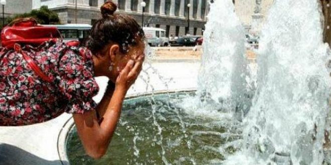 «ΚΟΚΚΙΝΟΣ ΣΥΝΑΓΕΡΜΟΣ»: ΣΕ ΣΟΚ ΟΙ ΜΕΤΕΩΡΟΛΟΓΟΙ, Ο ΦΟΝΙΚΟΣ ΚΑΥΣΩΝΑΣ ΕΡΧΕΤΑΙ ΚΑΙ ΣΤΗΝ ΕΛΛΑΔΑ – ΠΟΤΕ ΣΠΑΕΙ ΡΕΚΟΡ Η ΘΕΡΜΟΚΡΑΣΙΑ ΚΑΙ ΠΟΥ