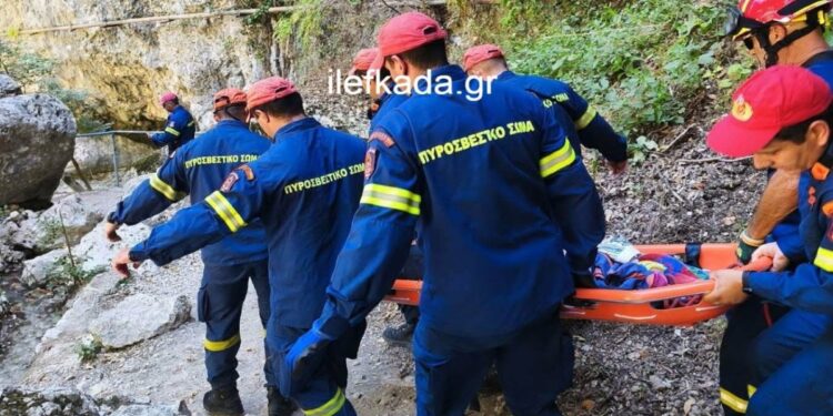 Χαμός στην Λευκάδα: Βράχος έπεσε στο κεφάλι 50χρονης στους καταρράκτες του Νυδριού – Η μάχη των γιατρών για τη ζωή της