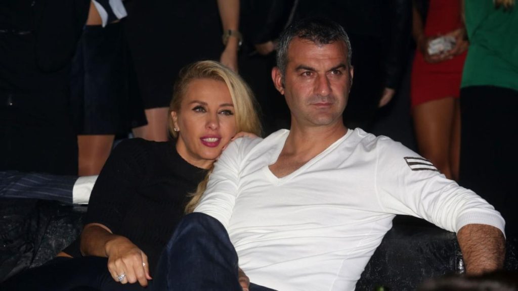 Xτίζει εκκλησάκι για την Γωγώ του, ο Τραϊανός Δέλλας – Η απόφαση 2 μήνες μετά τον θάνατό της, το μέρος που επέλεξε και έχει μεγάλη σημασία και ο λόγος που το κάνει