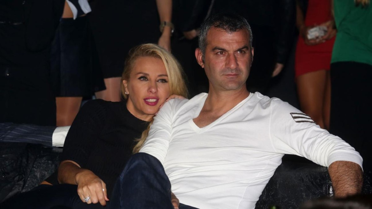 Xτίζει εκκλησάκι για την Γωγώ του, ο Τραϊανός Δέλλας – Η απόφαση 2 μήνες μετά τον θάνατό της, το μέρος που επέλεξε και έχει μεγάλη σημασία και ο λόγος που το κάνει