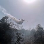 Φωτιά στη Φθιώτιδα: Ενισχύθηκαν οι δυνάμεις – Δύο μηνύματα από το 112 – Εκκενώθηκε το χωριό Σφάκα