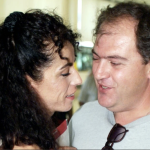 Ραγίζει καρδιές η Βούλα Πατουλίδου: «Περίμενες να περάσει η γιορτή μου για να με αποχαιρετήσεις»