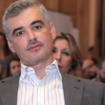 Ερωτευμένος ξανά ο Άρης Σπηλιωτόπουλος – Αυτή είναι η εντυπωσιακή 26χρονη σύντροφός του που συζητούν όλοι