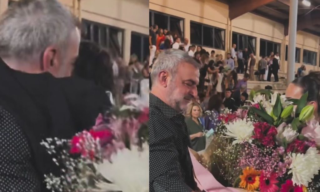 Κοιτάει από ψηλά η Γωγώ…: Μεγάλη χαρά για τον Τραϊανό Δέλλα, 40 ημέρες μετά τον θάνατο της Γωγώς – Η ανθοδέσμη, η αγκαλιά και η συγκίνηση