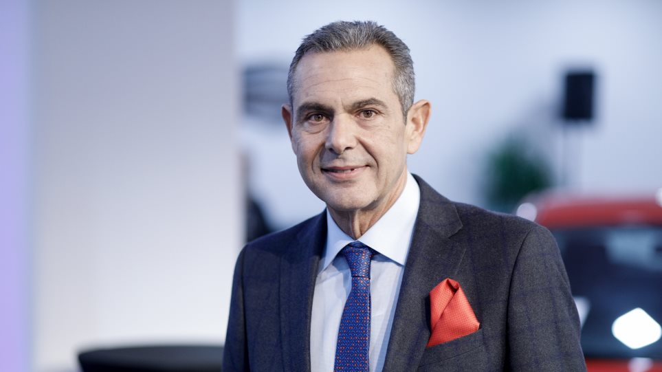 Μεγάλωσε και είναι ίδια ο μπαμπάς της: Η νέα φωτογραφία του Πάνου Καμμένου με την εντυπωσιακή κόρη του που τράβηξε όλα τα βλέμματα