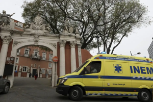 Νεκρό κοριτσάκι 18 μηνών: Ξεχάστηκε επί οκτώ ώρες μέσα σε σχολικό λεωφορείο