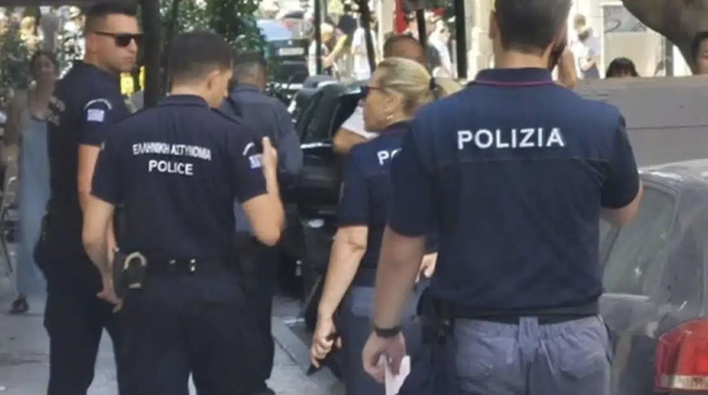 Τους είδαν στην Ερμού και απορούσαν: Γιατί κυκλοφορούν ξένοι αστυνομικοί στην Αθήνα