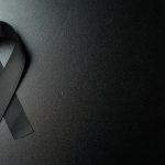 Όλα τα κανάλια της τηλεόρασης μετέδωσαν ταυτόχρονα τα τραγικά νέα: Δείτε Ποια Πέθανε (ΦΩΤΟ)