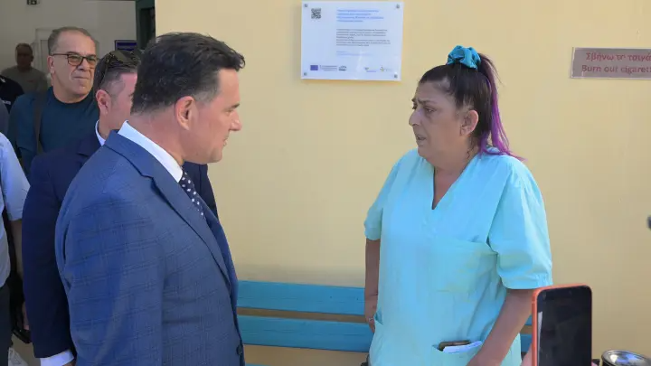 Δεν το περίμενε ούτε ο ίδιος: Η αποστομωτική απάντηση που πήρε ο Άδωνις από νοσηλεύτρια