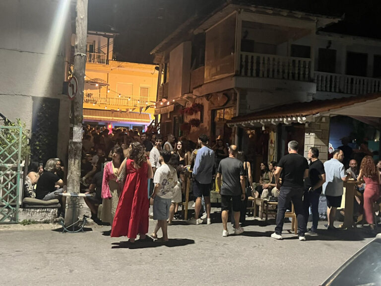 Σοκ για γνωστό Έλληνα καλλιτέχνη – Γιος του ο ανήλικος που τραυματίστηκε: «Τον μαχαίρωσαν ένα εκατοστό από την κεντρική αρτηρία» – Η δημόσια έκκληση του