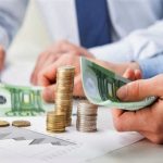 Μόλις ανακοινώθηκε: Πότε μπαίνουν τα χρήματα της επιστροφής φόρου στους λογαριασμούς – Δείτε αν είστε δικαιούχος
