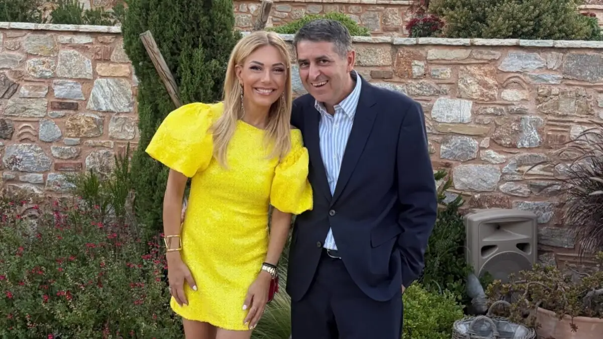 Μετά τη δύσκολη μάχη, ξανά μαζί: Η πρώτη, υπερκομψη εμφάνιση του Γιώργου Μυλωνάκη με τη Τίνα Μεσσαροπούλου