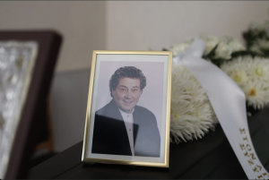 ΣΟΚ με αυτό που συνέβη στην κηδεία του «Ταμτάκου» Δυστυχώς, Ντράπηκε και η ντροπή