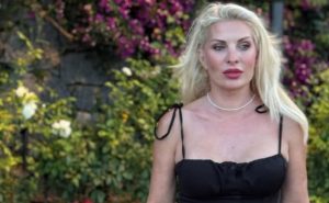 Κανείς δεν περίμενε να δει την Ελένη Μενεγάκη έτσι: Το βίντεο που κάνει τον γύρο του διαδικτύου από τη Νάξο
