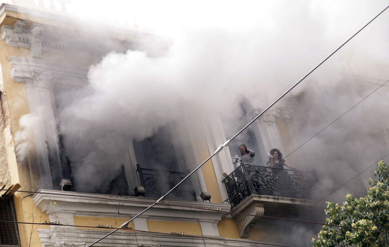 Μόλις μαθεύτηκε ποια είναι η 46χρονη που κατηγορείται για τη Marfin – Τι ανέφερε η δικηγόρος της