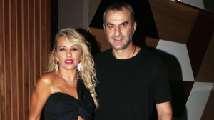 Έγινε χθες το μνημόσυνο για τα σαράντα της Μαστροκώστα: Το μοιρολόι του Δέλλα πάνω από το μνήμα «τσάκισε» κόκαλα – «Καρδιά μου δεν σε…»