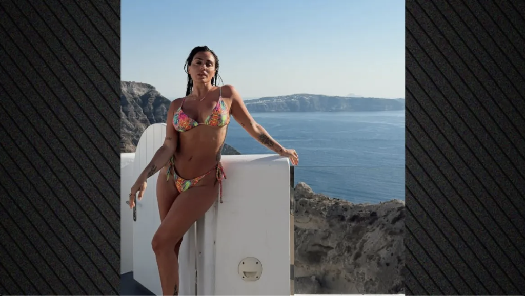 Η Κόνι Μεταξά «έριξε» το Instagram: Ποζάρει με φόντο το Αιγαίο και μαγνητίζει τα βλέμματα
