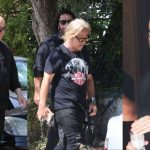«Κλαίει» ο Ουρανός πάνω από το Παλαιό Ψυχικό: Θρήνος στην Κηδεία του Λορέντζο – Είναι όλοι οι διάσημοι Έλληνες εκεί, από Σεφερλή μέχρι Βουρλιώτη (Φωτογραφίες)
