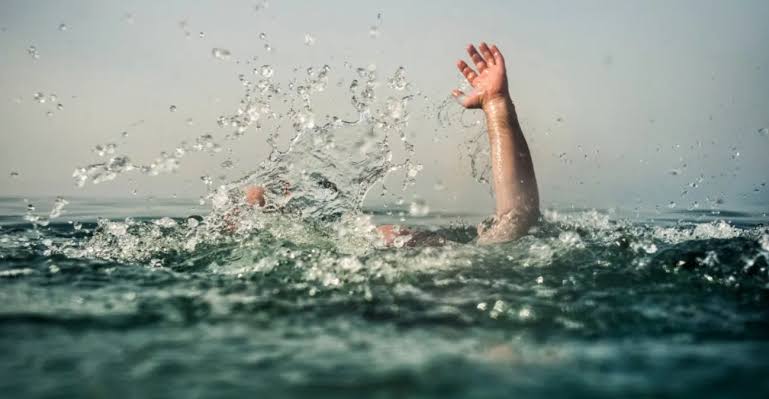 Κι άλλος Νεκρός στις Ελληνικές θάλασσας – Τον βρήκαν έτσι σοκαρισμένοι οι Λουόμενοι