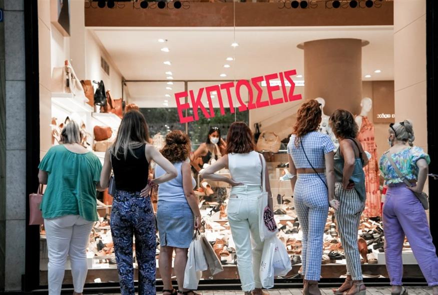 Πότε είναι η πρεμιέρα για τις θερινές εκπτώσεις – Ποια Κυριακή θα είναι ανοιχτά τα καταστήματα