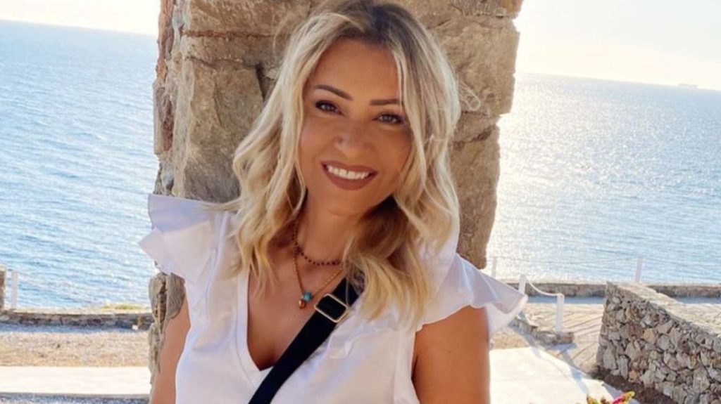 Καλοκαιρινή οπτασία: Η Λένα Παπαδοπούλου φόρεσε το μπικίνι της & τρέλανε τους λουόμενους με το κορμί της