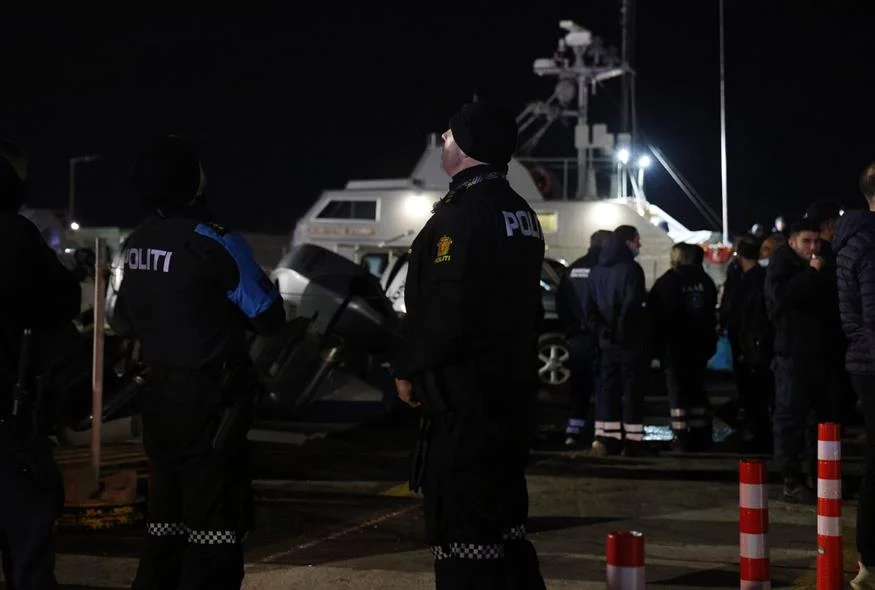 ΣΟΚ Τώρα στη θάλασσα: Συγκρούστηκε φέρι γεμάτο επιβάτες – Τουλάχιστον 2 νεκροί, εικόνες πανικού