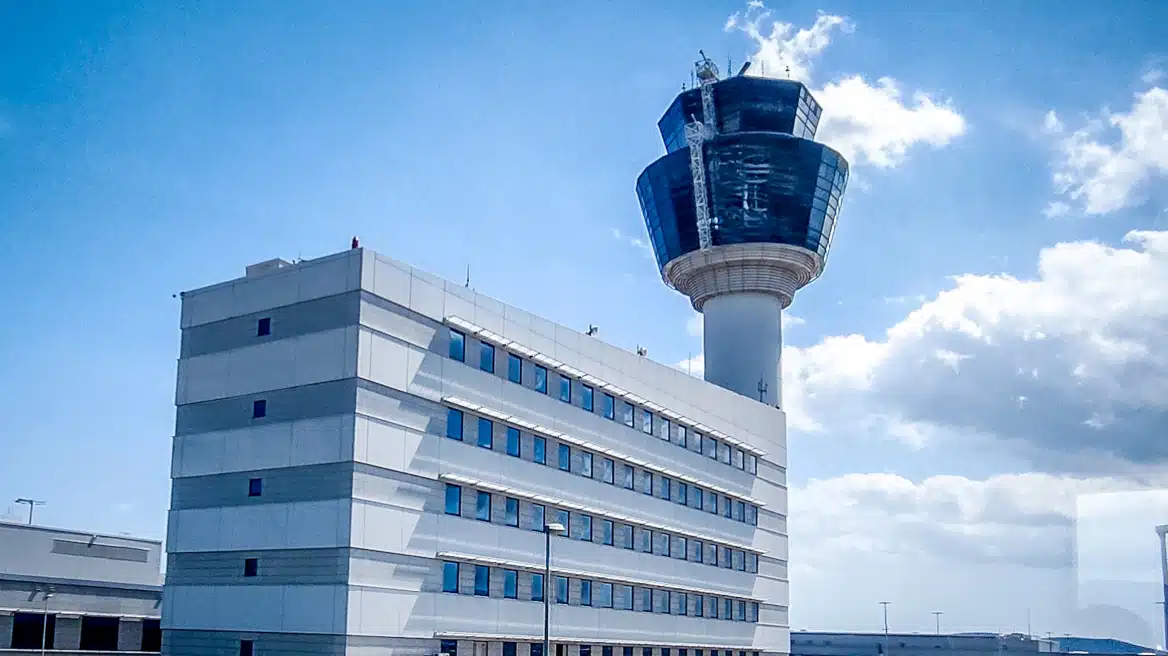 Συναγερμός για φωτιά σε αεροπλάνο που είχε προορισμό ελληνικό νησί - Επέστρεψε στο «Ελευθέριος Βενιζέλος»