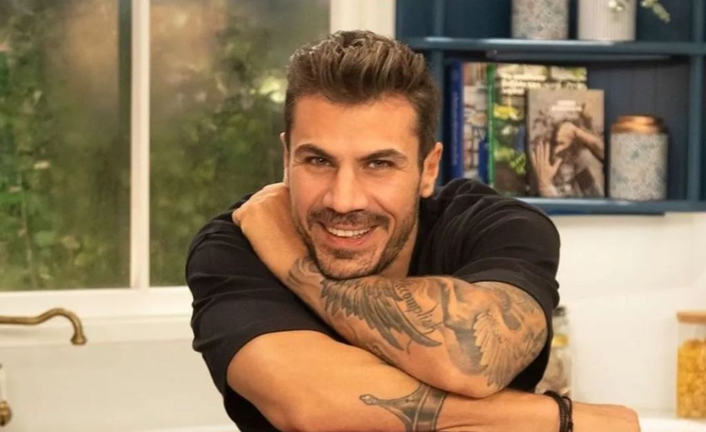 Μεταγραφική «βόμβα»: Ανατροπή στην τηλεόραση: Ο Άκης Πετρετζίκης αφήνει τον ALPHA και μετακομίζει σε νέο σταθμό