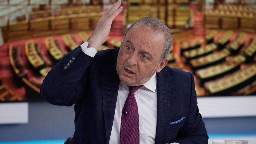 ΕΚΤΑΚΤΗ ΕΙΔΗΣΗ ΓΙΑ ΔΗΜΗΤΡΗ ΚΑΜΠΟΥΡΑΚΗ: ΜΟΛΙΣ ΜΑΘΕΥΤΗΚE ΓΙΑ ΤΟΝ ΔΗΜΟΣΙΟΓΡΑΦΟ