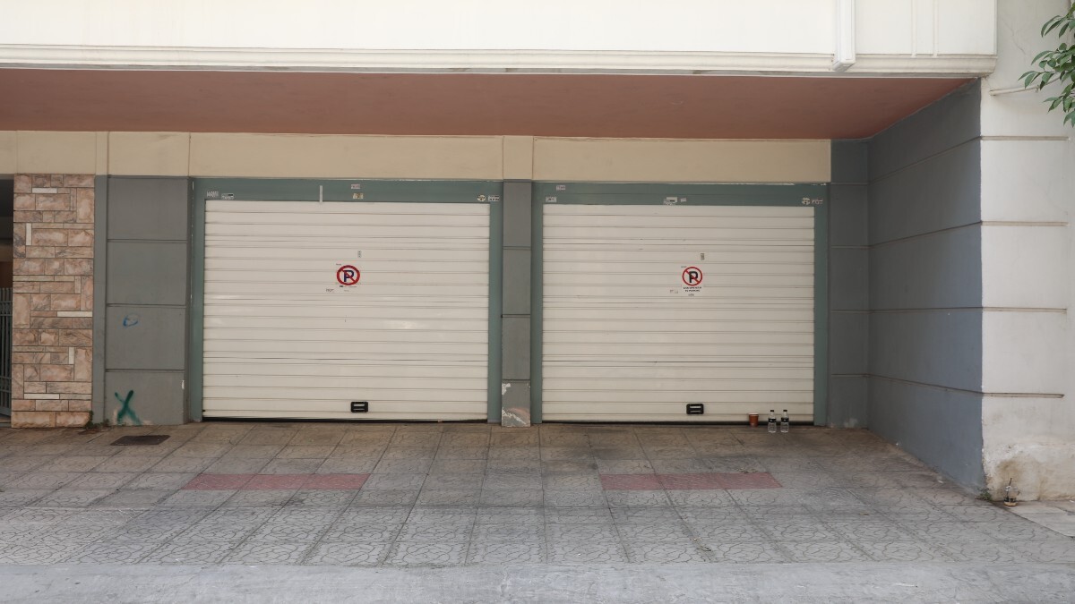 Το μακάβριο εύρημα στο γκαράζ: Τι «είδαν» οι Αρχές μέσα στο αυτοκίνητο – Η αλήθεια για τον θάνατο του ζευγαριού στον Πειραιά!