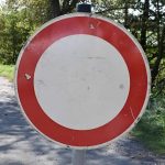Πρόστıμο 200 εupώ και αφαίρεση διπλώματος για όσους δεν ξέρουν τι σημαίνει αυτό το σήμα