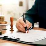 Κληρονομικό Δίκαιο: Πώς προστατεύεστε αν κληρονομήσετε χρέη