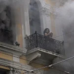 Συνελήφθησαν δύο 42χρονοι για τον εμπρησμό στη Marfin με τους τρεις νεκρούς το 2010, αναζητείται μία 46χρονη