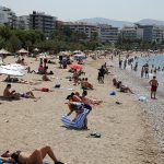 Μετρήσεις-σοκ στην Αττική: 3 δημοφιλείς παραλίες με «Γαλάζια Σημαία» βρέθηκαν γεμάτες με εντερόκοκκους