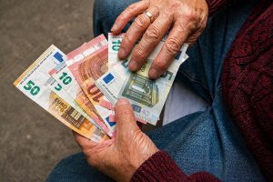 Μόλις ανακοινώθηκε από τον ΕΦΚΑ – Μπαίνουν τα χρήματα στους λογαριασμούς