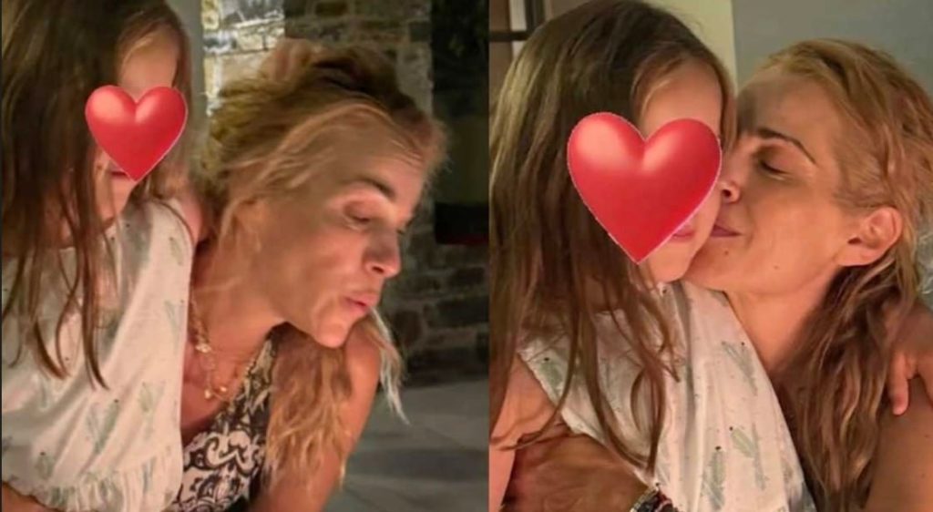 Τζένη Μπότση: Πόζαρε χωρίς φίλτρα για τα γενέθλιά της, αγκαλιά με την κόρη της – Πόσο χρονών έγινε η αγαπημένη ηθοποιός