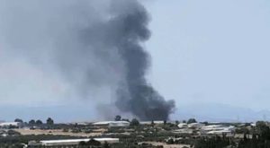 Κορινθία: Έκρηξη και φωτιά σε εργοστάσιο στα Εξαμίλια – Καίγονται ολοσχερώς οι εγκαταστάσεις