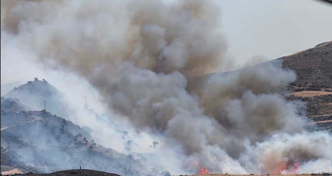 ΦΩΤΙΑ ΤΩΡΑ ΣΤΗ ΧΩΡΑ ΜΑΣ - ΚΑΙΓΕΤΑΙ ΠΑΝΕΜΟΡΦΟ ΔΑΣΟΣ