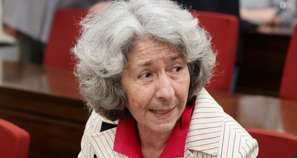 «Ο πατέρας μου δεν έγραψε ποίηση για να έχω εγώ προίκα»: Η Έρη Ρίτσου απαντά για τη διαχείριση των έργων των δημιουργών